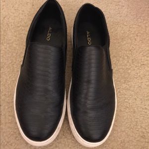 Good Condition Black Aldo Shoes size 9